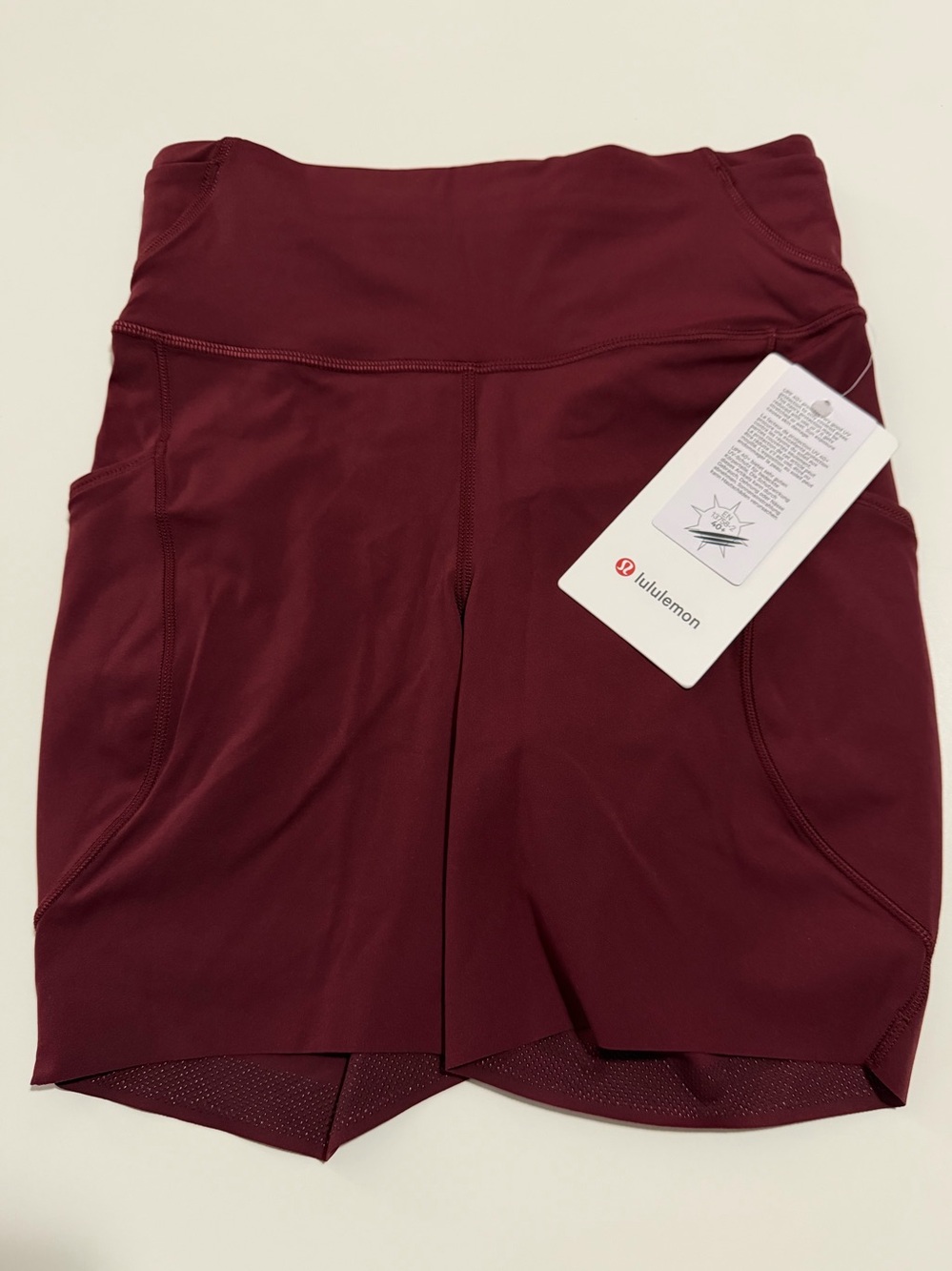 Lululemon - Fast and Free High Rise Short 6” *Pockets - Size 4 - NWT
